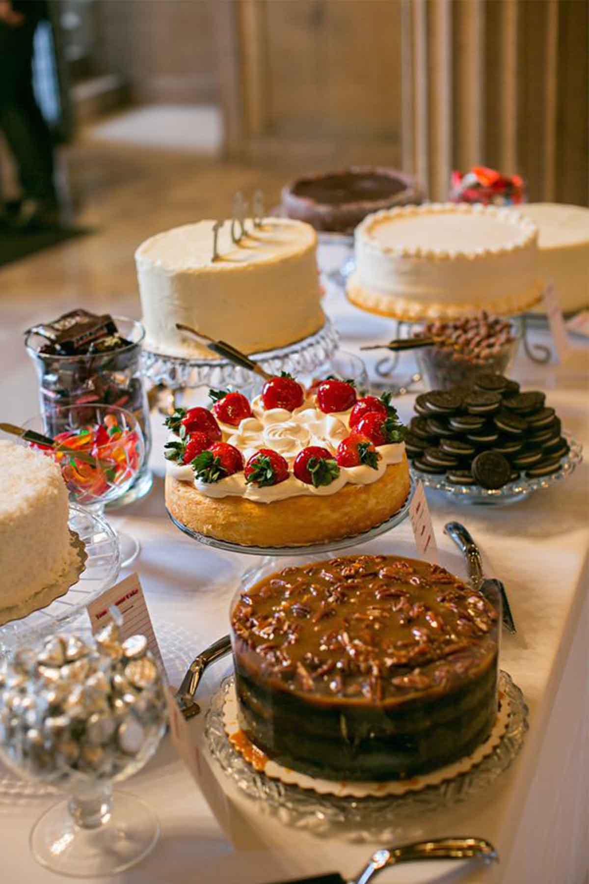 7 نکته برای تزیین میز عصرانه و میز مزه شیک در مهمانی دوستانه!