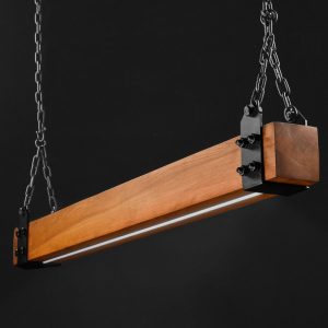 خرید و قیمت آویز و لوستر خطی مینیمال از جنس چوب راش، با ارتفاع 150 سانتیمتر و قابلیت تعویض لامپ و تنظیم ارتفاع، مناسب برای میز ناهار خوری، جزیره و بار آشپزخانه