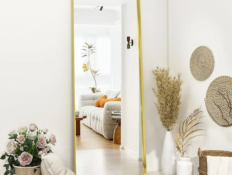 آینه قدی و ایستاده مستطیلی با قاب فلزی طلایی