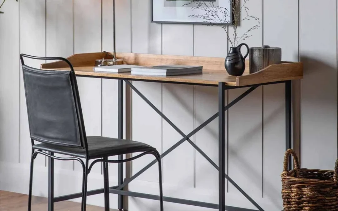 میز کار و کامپیوتر چوبی و فلزی مشکی مدرن