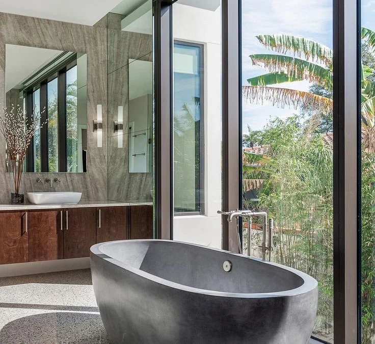 ایده های شگفت‌انگیز وان حمام سنگی که حمام‌ات را به یک اسپای لوکس تبدیل می‌کند!