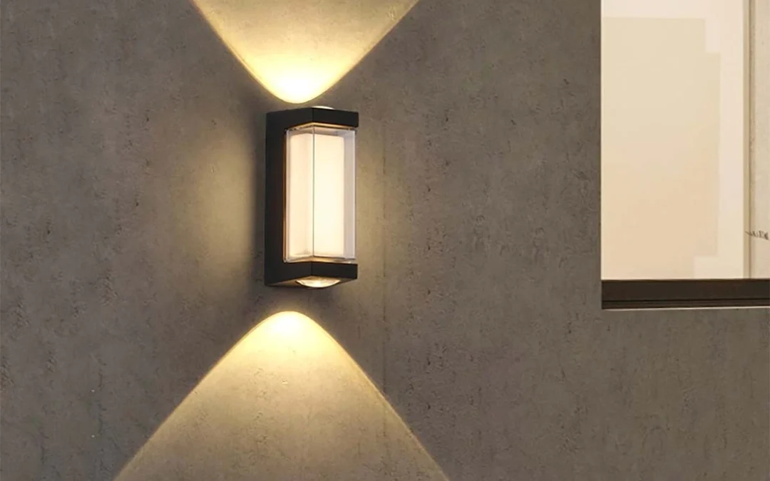 انواع چراغ دیواری حیاطی پلاستیکی