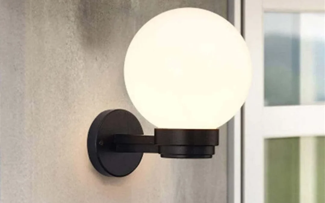 مزایا و معایب چراغ دیواری حیاطی پلاستیکی