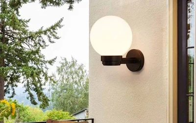 چراغ دیواری حیاطی پلاستیکی چه میزان مقاومتی در برابر شرایط جوی دارد؟