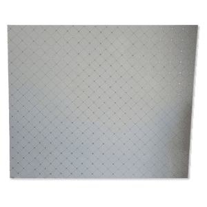 تایل سقفی PVC با طرح لوزی کوچک، مناسب سقف‌های داخلی و فضاهای اداری و تجاری