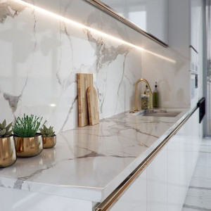 کابینت مدرن سفید طرح مرمر