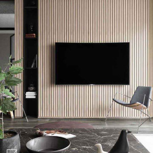 دکور پشت تلویزیون با پنل های چوبی عمودی
