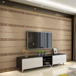 طراحی پشت تلویزیون با کاغذ دیواری قهوه ای طرح افقی