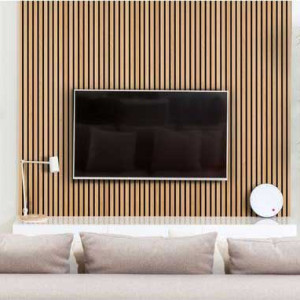 دیزاین پشت تلویزیون با پنل چوبی عمودی