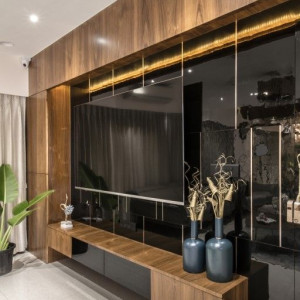 طراحی دیوار پشت تلویزیون با سنگ و چوب