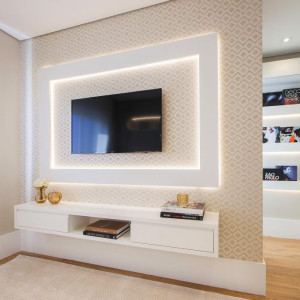 طراحی دیوار پشت تلویزیون با کناف و کاغذ دیواری