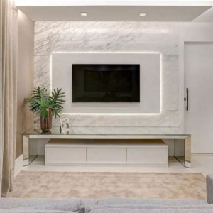 دیوار پشت تلویزیون با دیوارپوش سنگ مرمر و کناف