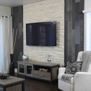 دیزاین دیوار پشت تلویزیون با سنگ آنتیک سفید و تیره