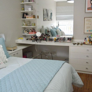 دکوراسیون و میز آرایش اتاق خواب دخترانه بزرگسال