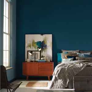 اتاق خواب مستر مدرن آبی تیره دنج و صمیمی