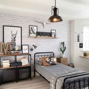اتاق خواب پسرانه نوجوان و جوان سفید مشکی با دیوارپوش آجری سفید با تخت فلزی