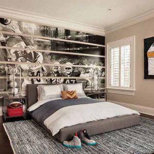 اتاق خواب پسرانه جوان و نوجوان مدرن کرم طوسی با تم ورزشی فوتبال آمریکایی