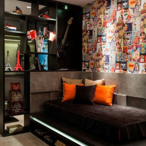 اتاق خواب پسرانه نوجوان مشکی نارنجی با تم گیمینگ و بازی های کامپیوتری