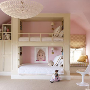 دکوراسیون اتاق خواب دخترانه کودک مشترک شیک و رویایی صورتی با تخت دو طبقه مدرن