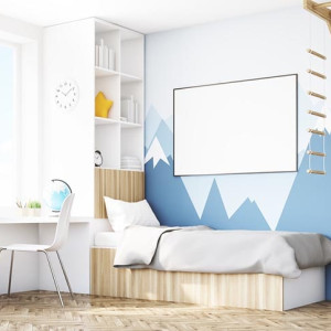 دکوراسیون اتاق خواب پسرانه کودک با تم سفید آبی و تم کوه و طبیعت شیک و مدرن