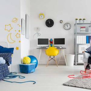 دکوراسیون اتاق خواب پسرانه شیک و لاکچری آبی سفید با تم ماه و ستاره