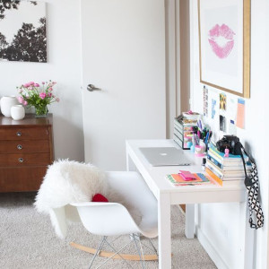 3-1-14 Cate Weingartner's Home Tour, Pretty and Fun
The Glitter Guide
@2014 Jennifer Kathryn Photography
www.jenniferkathryn.com میز تحریر اتاق خواب نوجوان شیک