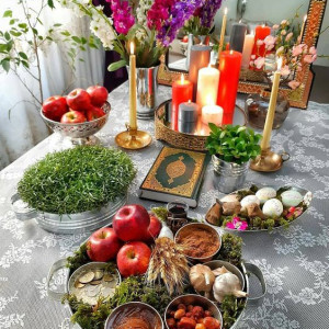 چیدمان سفره هفت سین در ظروف فلزی و مسی