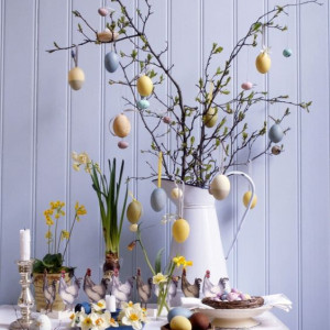 چیدمان سفره هفت سین مدرن روی میز