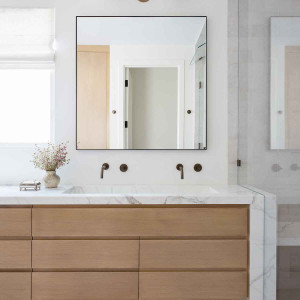 حمام و سرویس بهداشتی مدرن با روشویی کابینت دار