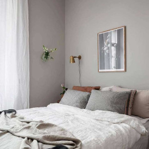 اتاق خواب طوسی و سفید و کرم