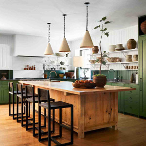 کابینت سبز و قهوه ای در آشپزخانه جزیره دار