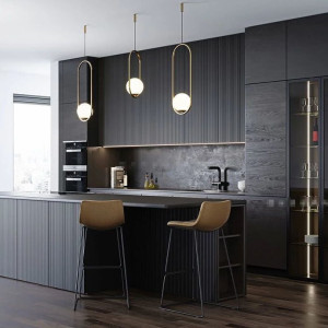 کابینت مشکی یکدست ام دی اف مات در دکوراسیون آشپزخانه مدرن بزرگ جزیره دار