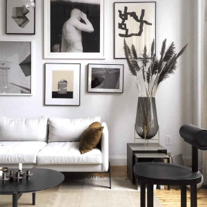 دکوراسیون سفید و طوسی نشیمن و پذیرایی مدرن